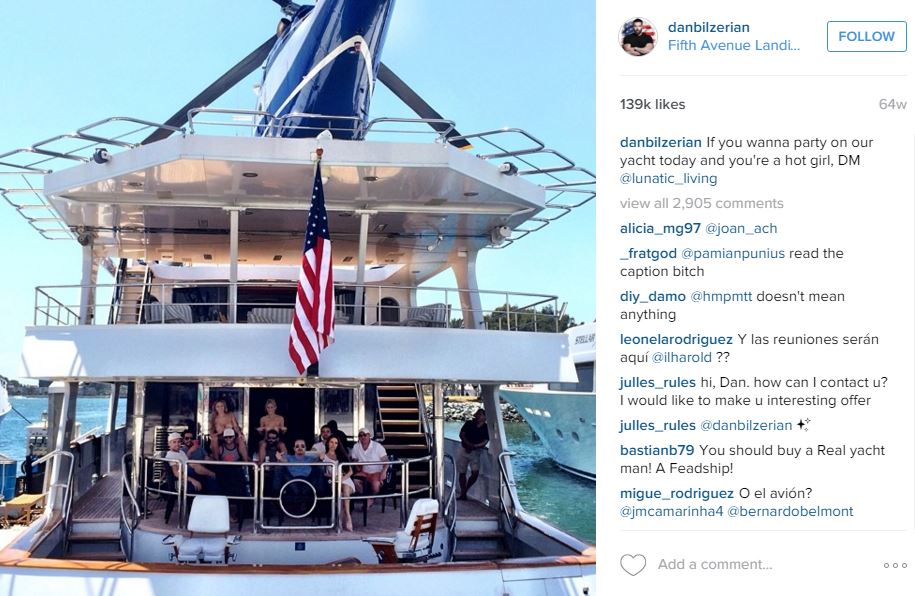 23 Foto kehidupan super mewah Dan Bilzerian, cowok pasti dibikin iri!