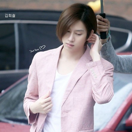 10 member boyband K-pop yang 'cantiknya' banget, bikin cewek minder 10 member boyband K-pop yang 'cantiknya' banget, bikin cewek minder