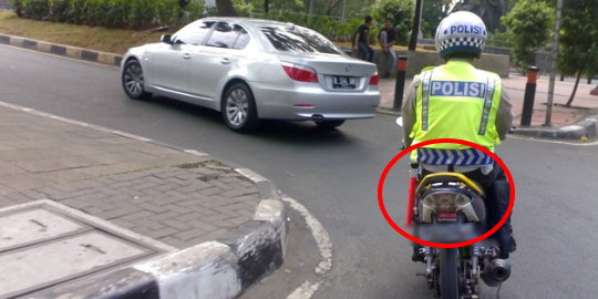 18 Kesalahan orang Indonesia di jalanan yang mesti diinsyafi
