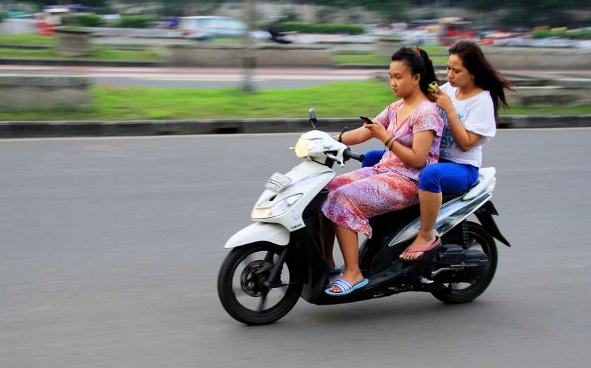 18 Kesalahan orang Indonesia di jalanan yang mesti diinsyafi 18 Kesalahan orang Indonesia di jalanan yang mesti diinsyafi