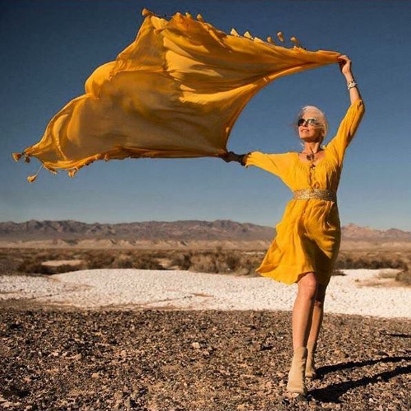 17 Foto keren Yasmina Rossi, nenek cantik penakluk industri mode