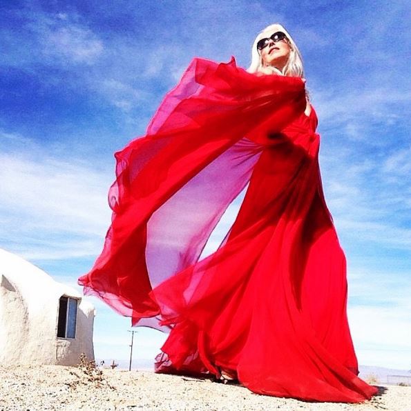 17 Foto keren Yasmina Rossi, nenek cantik penakluk industri mode 17 Foto keren Yasmina Rossi, nenek cantik penakluk industri mode