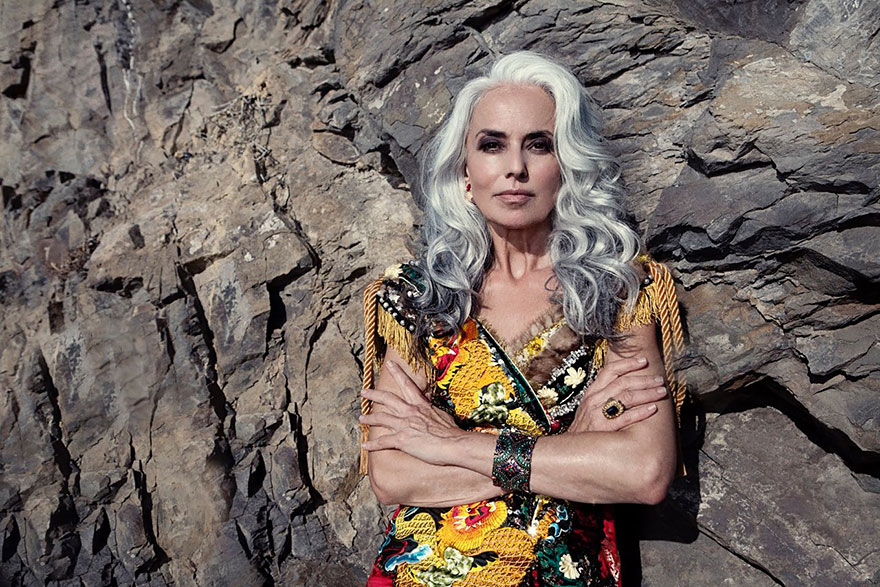 17 Foto keren Yasmina Rossi, nenek cantik penakluk industri mode