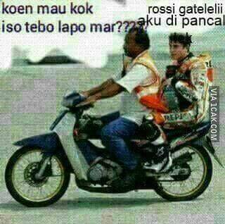 17 Meme insiden Rossi vs Marquez yang bikin ketawa ngakak 17 Meme insiden Rossi vs Marquez yang bikin ketawa ngakak