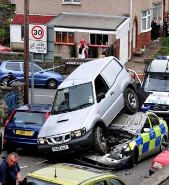 Kalau menghadapi 12 foto traffic ini, apa yang bakal kamu lakukan?  Kalau menghadapi 12 foto traffic ini, apa yang bakal kamu lakukan?