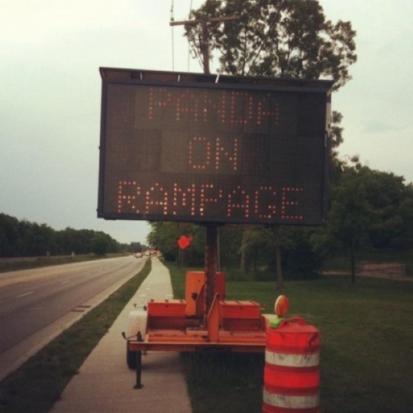 Kalau menghadapi 12 foto traffic ini, apa yang bakal kamu lakukan?  Kalau menghadapi 12 foto traffic ini, apa yang bakal kamu lakukan?