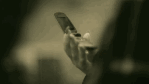 Misteri di balik penggunaan handphone jadul di video klip Adele