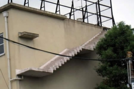 28 Bangunan gagal ini bisa bikin kamu ketawa ngakak sampai mules!