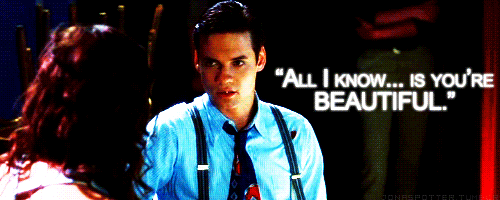 10 Alasan cewek 'ramai' klepek-klepek sama cowok 'dingin'