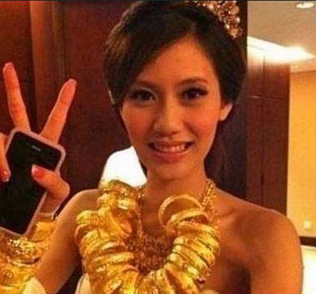 Di China juga ada nikah dengan maskawin emas setoko, wow!