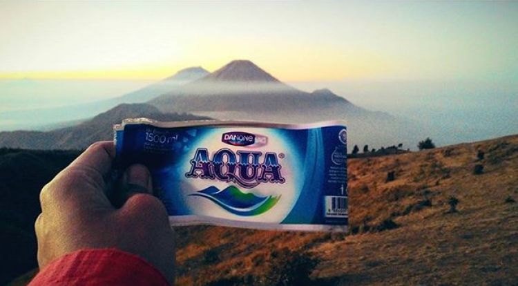 Logo air minum Aqua ternyata mirip banget dengan gunung di Jawa i