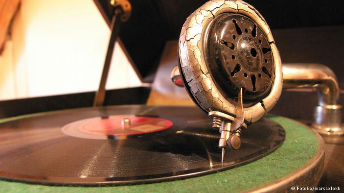 30 Evolusi format musik, dari piringan hitam ke digital, keren! 30 Evolusi format musik, dari piringan hitam ke digital, keren!