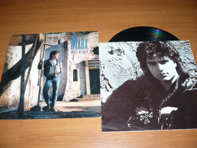 30 Evolusi format musik, dari piringan hitam ke digital, keren! 30 Evolusi format musik, dari piringan hitam ke digital, keren!