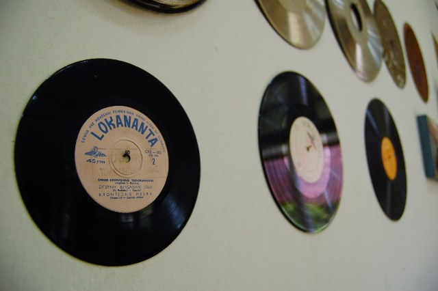 30 Evolusi format musik, dari piringan hitam ke digital, keren! 30 Evolusi format musik, dari piringan hitam ke digital, keren!