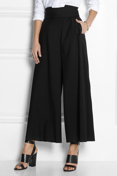 8 Tips tampil gaya ke kantor, ladies kamu perlu tahu! 8 Tips tampil gaya ke kantor, ladies kamu perlu tahu!