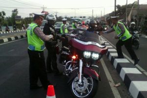 Serobot jalur mobil, rombongan motor gede kena tilang