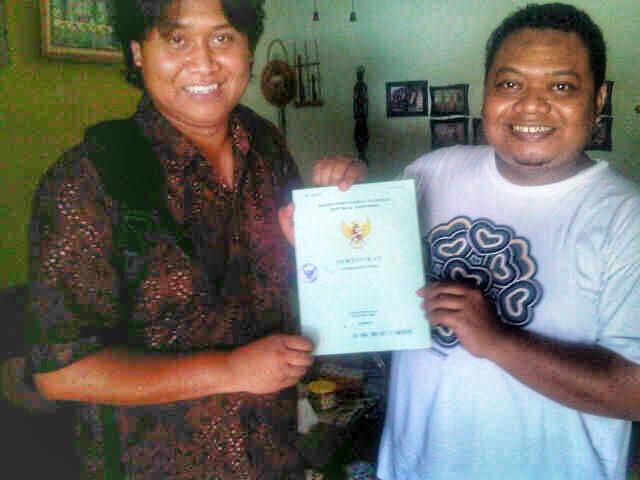 Para rentenir ini ciut nyalinya didatangi mobil ambulans, kok bisa?