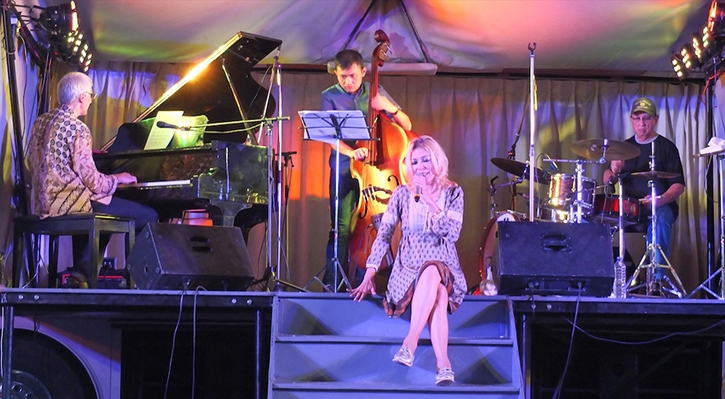 Kamu beruntung tinggal di kota ini, didatangi konser jazz berkelas!