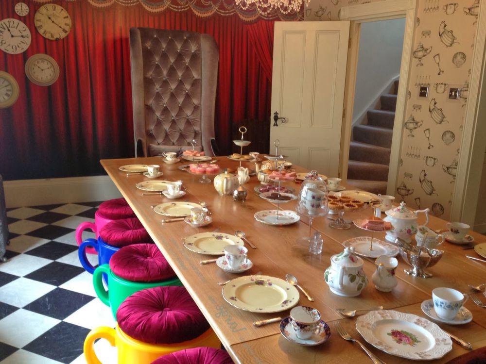 10 Hotel bertema film paling keren, bikin betah menginap