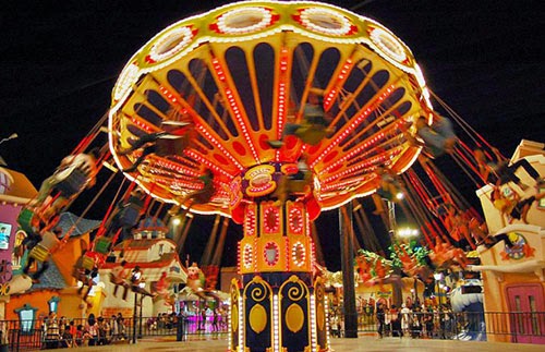 7 Taman hiburan di Indonesia ini lebih keren dari Disneyland, top! 7 Taman hiburan di Indonesia ini lebih keren dari Disneyland, top!