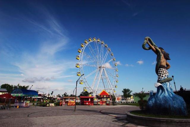 7 Taman hiburan di Indonesia ini lebih keren dari Disneyland, top! 7 Taman hiburan di Indonesia ini lebih keren dari Disneyland, top!