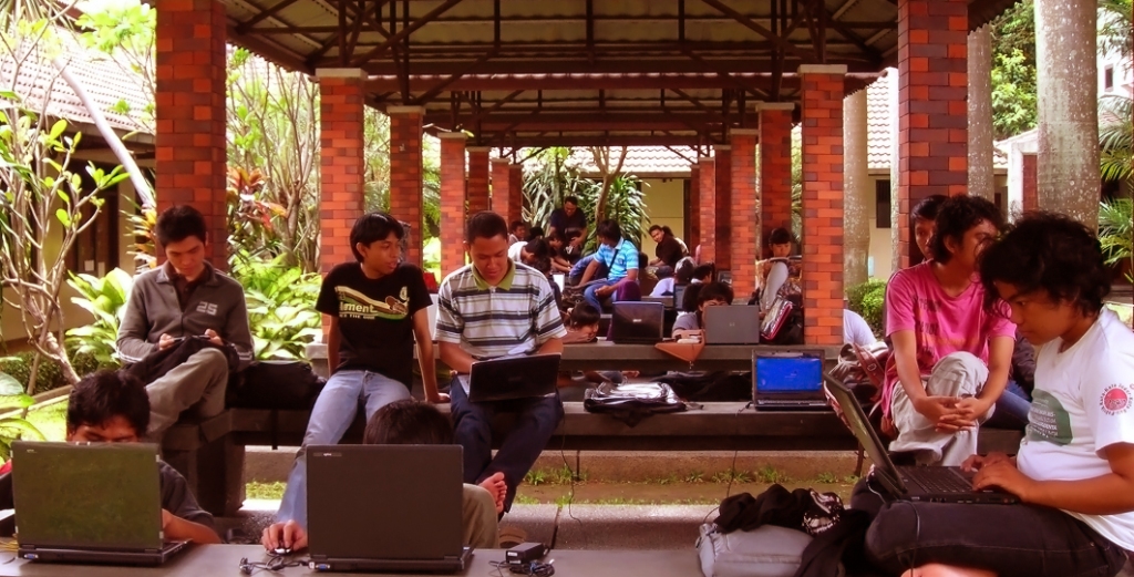 7 Cara simpel ini ternyata solusi berburu wifi gratis, kamu mau coba?