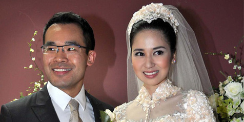 10 Artis cantik Indonesia ini jatuh ke pelukan pria kaya raya, wow!