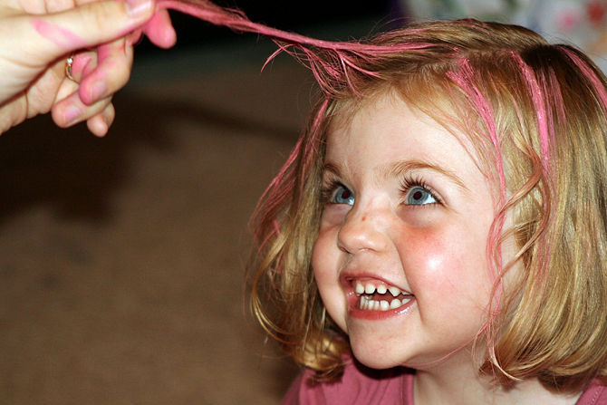 7 Tips penting sebelum mengecat rambut, biar kamu tetap sehat & cantik