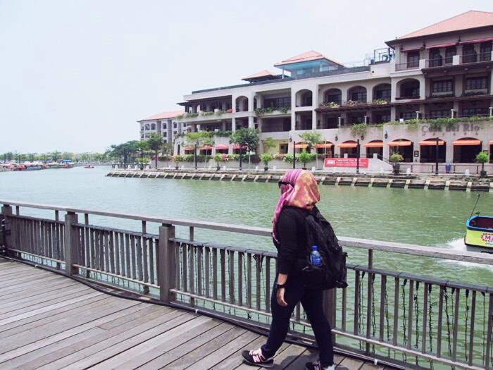 Jangan sebut dirimu traveler kalau masih melakukan 8 hal ini