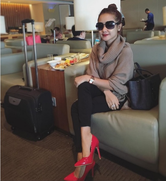 20 Gaya jetset liburan artis Indonesia ke luar negeri 20 Gaya jetset liburan artis Indonesia ke luar negeri