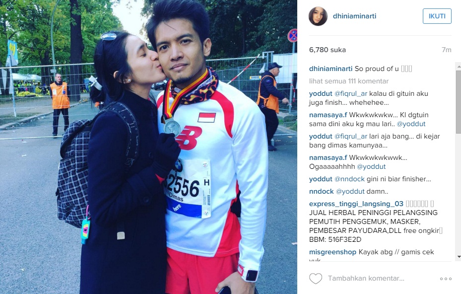 25 Momen romantis artis cantik Indonesia bareng suaminya, so sweet!