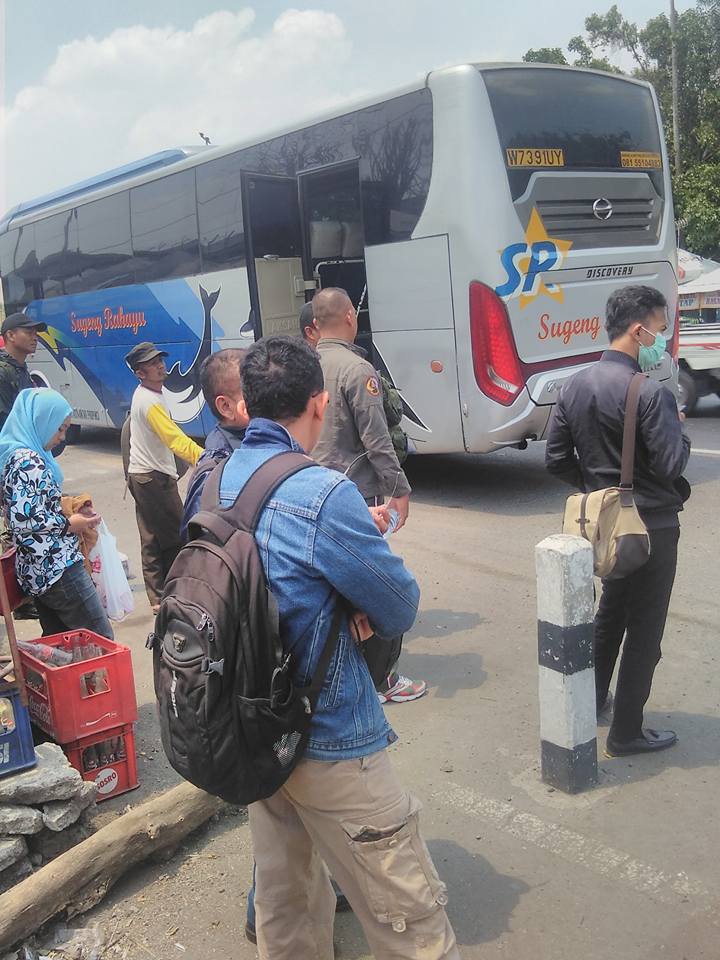 Kondektur dilabrak gadis minta pertanggungjawaban, penumpang dioper