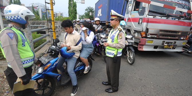 7 Kalimat andalan kalau kena tilang polisi, kamu pernah?