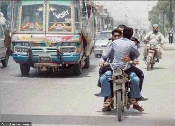 26 Aksi kocak warga Pakistan ini dijamin bikin kamu senyum sendiri! 26 Aksi kocak warga Pakistan ini dijamin bikin kamu senyum sendiri!