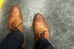7 Tips jitu merawat sepatu kulit agar awet dan keren, kamu coba ya!
