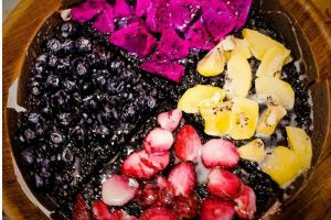 5 Sekawan ini membuat martabak buah, rasanya nyummy.....