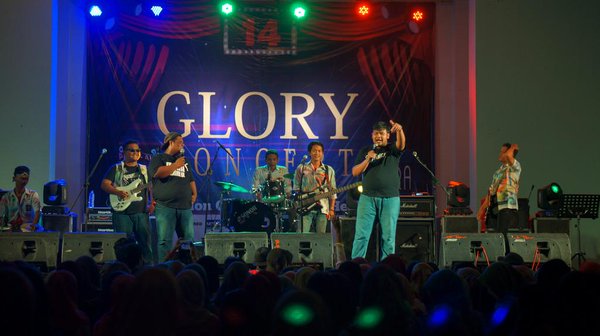 Pensil Alis, orkes dangdut dengan lagu parodi pengocok perut, top! Pensil Alis, orkes dangdut dengan lagu parodi pengocok perut, top!