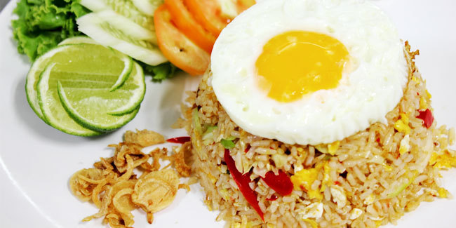 10 Menu nasi goreng ini dijamin bikin ngiler & ketagihan, kamu pengen? 10 Menu nasi goreng ini dijamin bikin ngiler & ketagihan, kamu pengen?