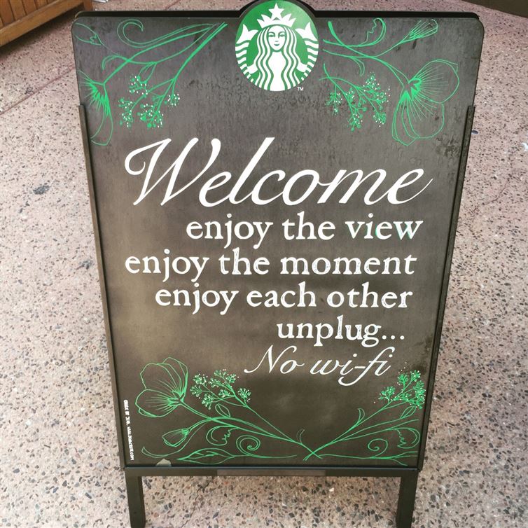 17 Password wifi yang malah bikin kamu geleng-geleng kepala 17 Password wifi yang malah bikin kamu geleng-geleng kepala