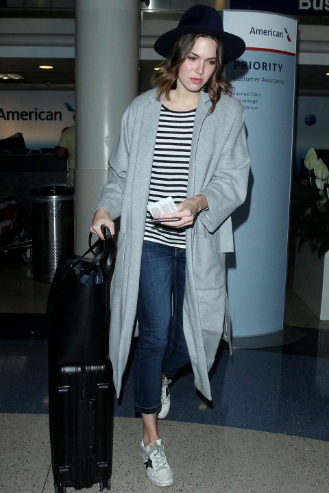 17 Airport style selebritis Hollywood yang patut kamu coba sesekali