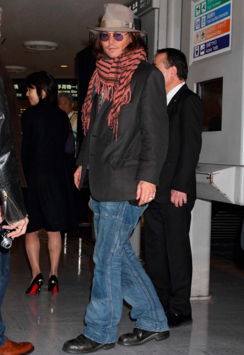 17 Airport style selebritis Hollywood yang patut kamu coba sesekali