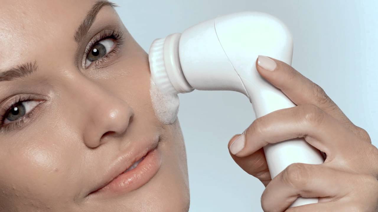 Tips ini wajib kamu ketahui ketika mau memakai sikat pembersih wajah