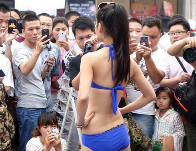 Tampak aneh, 12 foto ini membuatmu ingin melihatnya lagi dan lagi Tampak aneh, 12 foto ini membuatmu ingin melihatnya lagi dan lagi