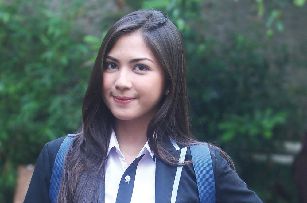 13 Artis usia 20 tahunan ini masih saja imut pakai seragam sekolah 13 Artis usia 20 tahunan ini masih saja imut pakai seragam sekolah