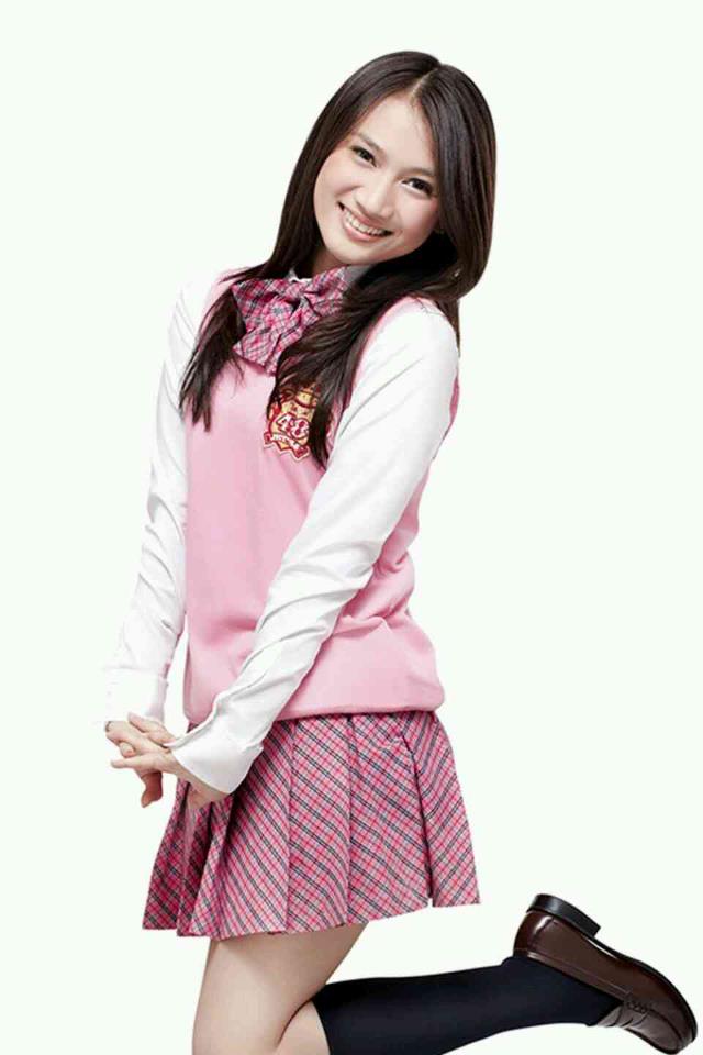 13 Artis usia 20 tahunan ini masih saja imut pakai seragam sekolah 13 Artis usia 20 tahunan ini masih saja imut pakai seragam sekolah