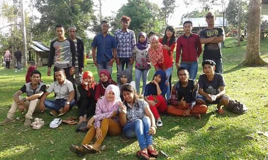 Menikmati kesegaran udara dalam suasana asri di Laing Park Solok