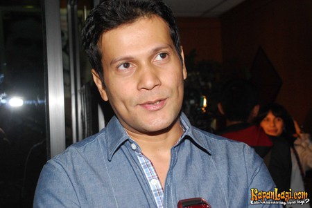 13 Om ganteng tahun 90-an yang bikin para cewek klepek-klepek 13 Om ganteng tahun 90-an yang bikin para cewek klepek-klepek