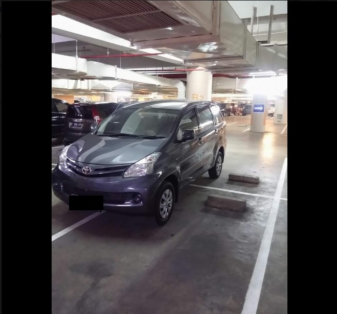 Kebiasaan parkir orang Indonesia yang salah, bikin jengkel!