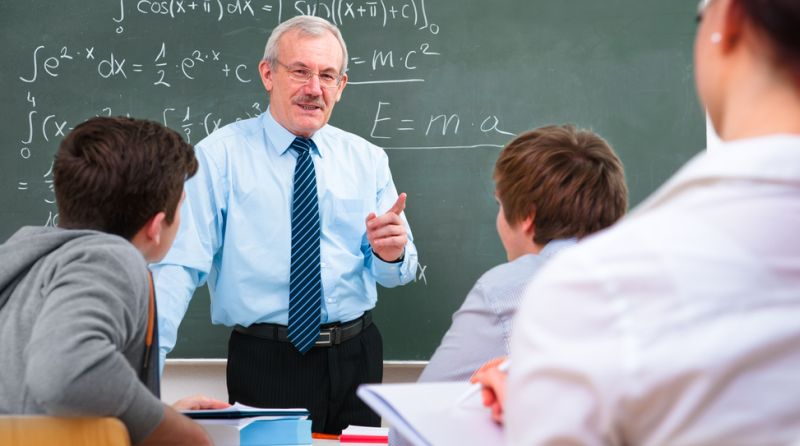 12 Alasan mahasiswa nggak mau duduk di kursi depan