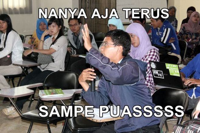 12 Alasan mahasiswa nggak mau duduk di kursi depan